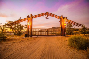 Отель Secure Ranch in Southern California  Лейк Лос Анджелес